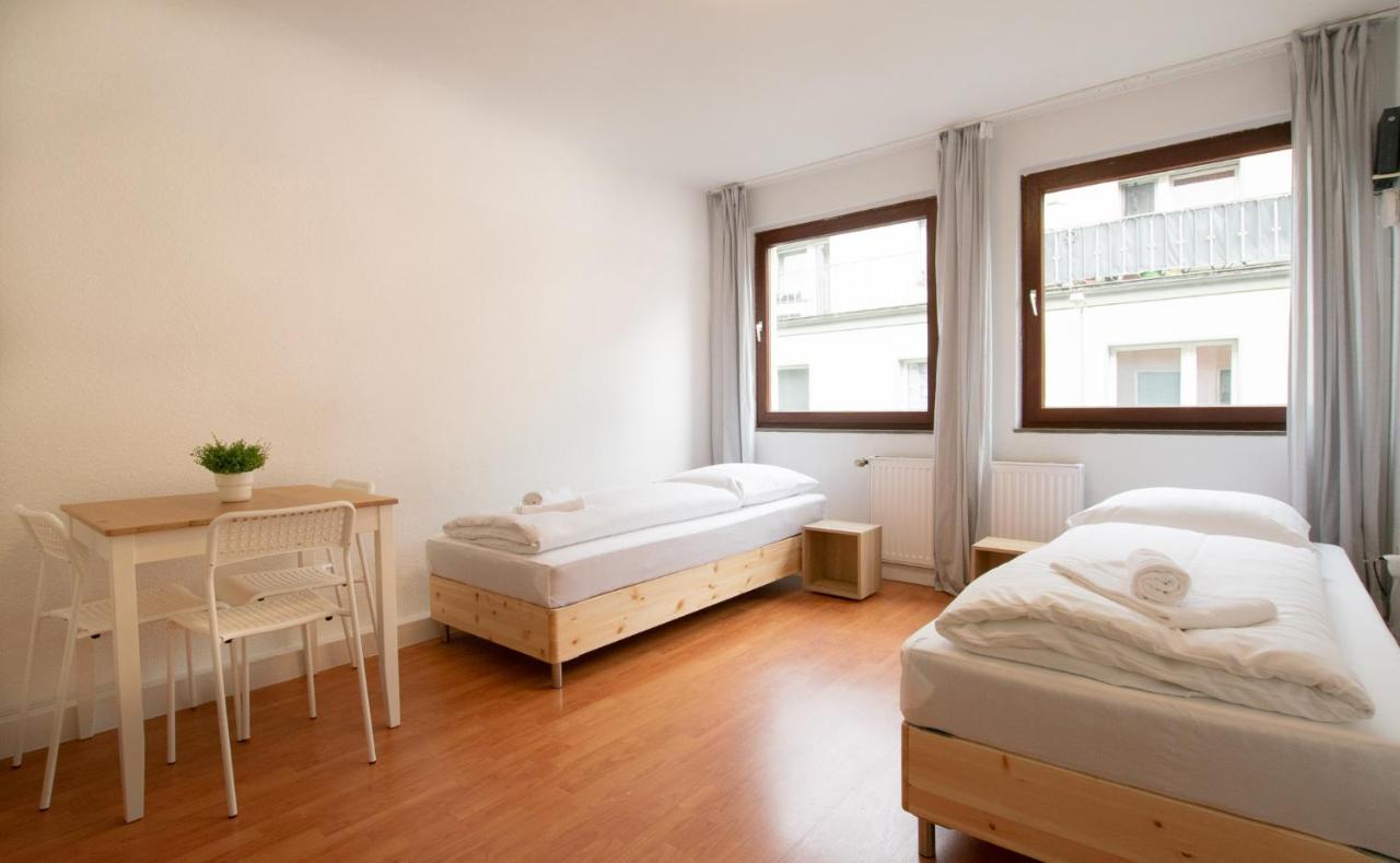 Raj Living - 1 , 2 And 3 Room Monteur Apartments Duisburg Exterior foto